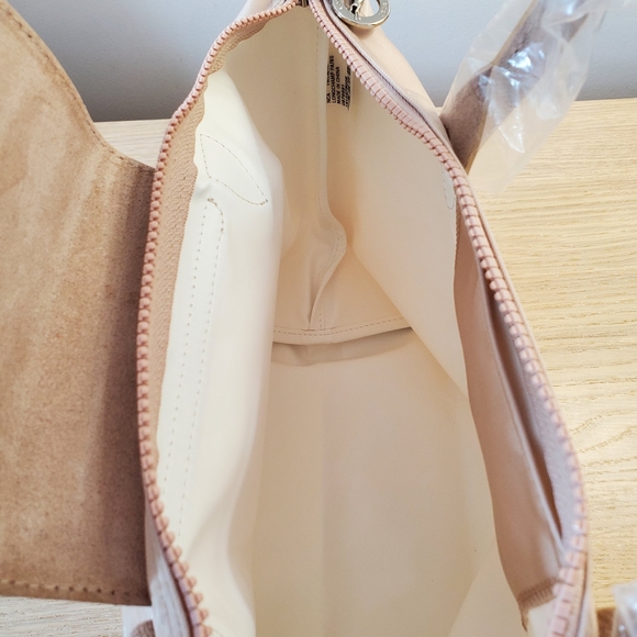 LONGCHAMP LE PLIAGE NÉO
TOP HANDLE BAG - Picture 8 of 16